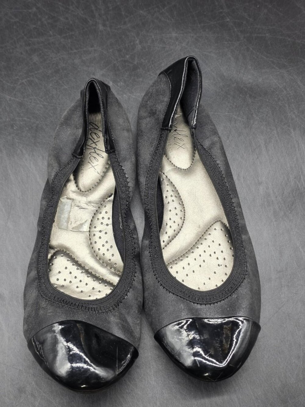 Dexflex By Dexter Shoes Womens Size 9 Gray Ballet Flats Cap Toe Comfort Damaged